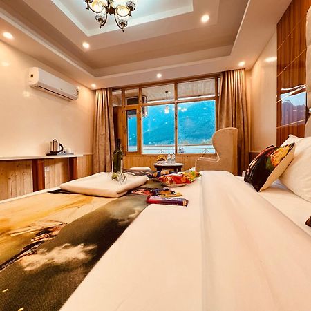 Hill River Resort - Central Heated & Air Cooled - Near Mall Road , Best Property Of Manali 2024- 2025 Екстер'єр фото