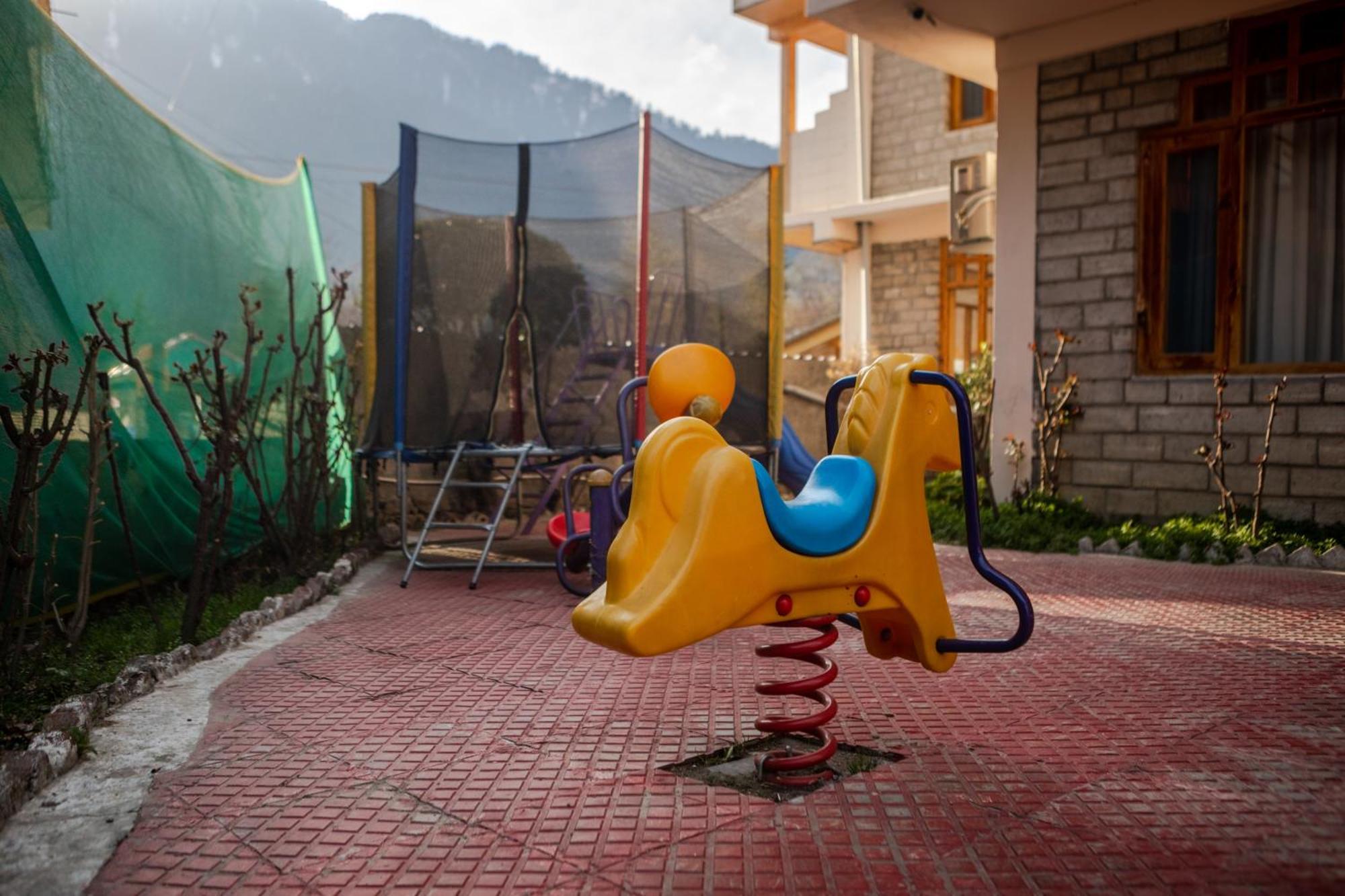 Hill River Resort - Central Heated & Air Cooled - Near Mall Road , Best Property Of Manali 2024- 2025 Екстер'єр фото