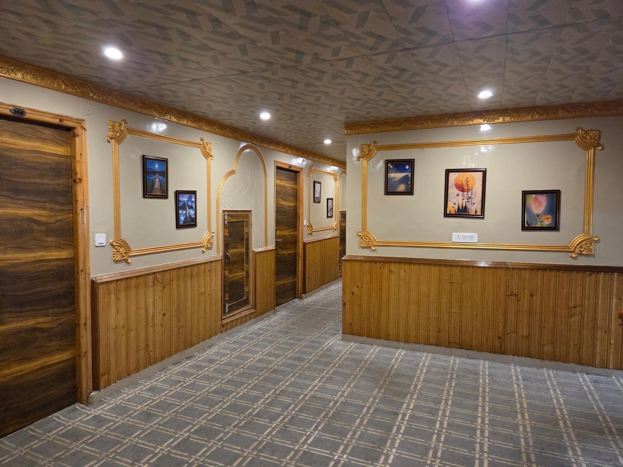Hill River Resort - Central Heated & Air Cooled - Near Mall Road , Best Property Of Manali 2024- 2025 Екстер'єр фото