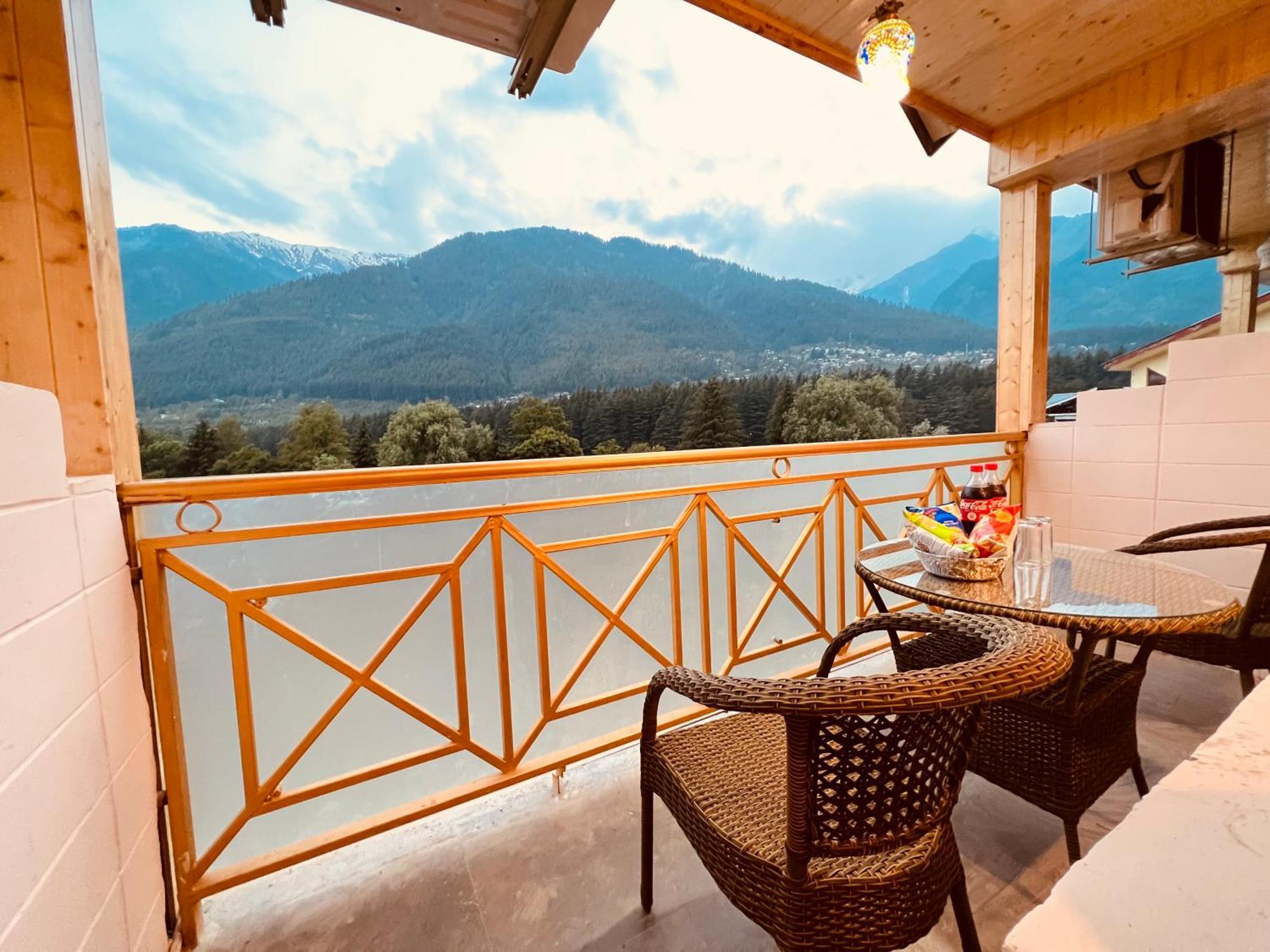 Hill River Resort - Central Heated & Air Cooled - Near Mall Road , Best Property Of Manali 2024- 2025 Екстер'єр фото