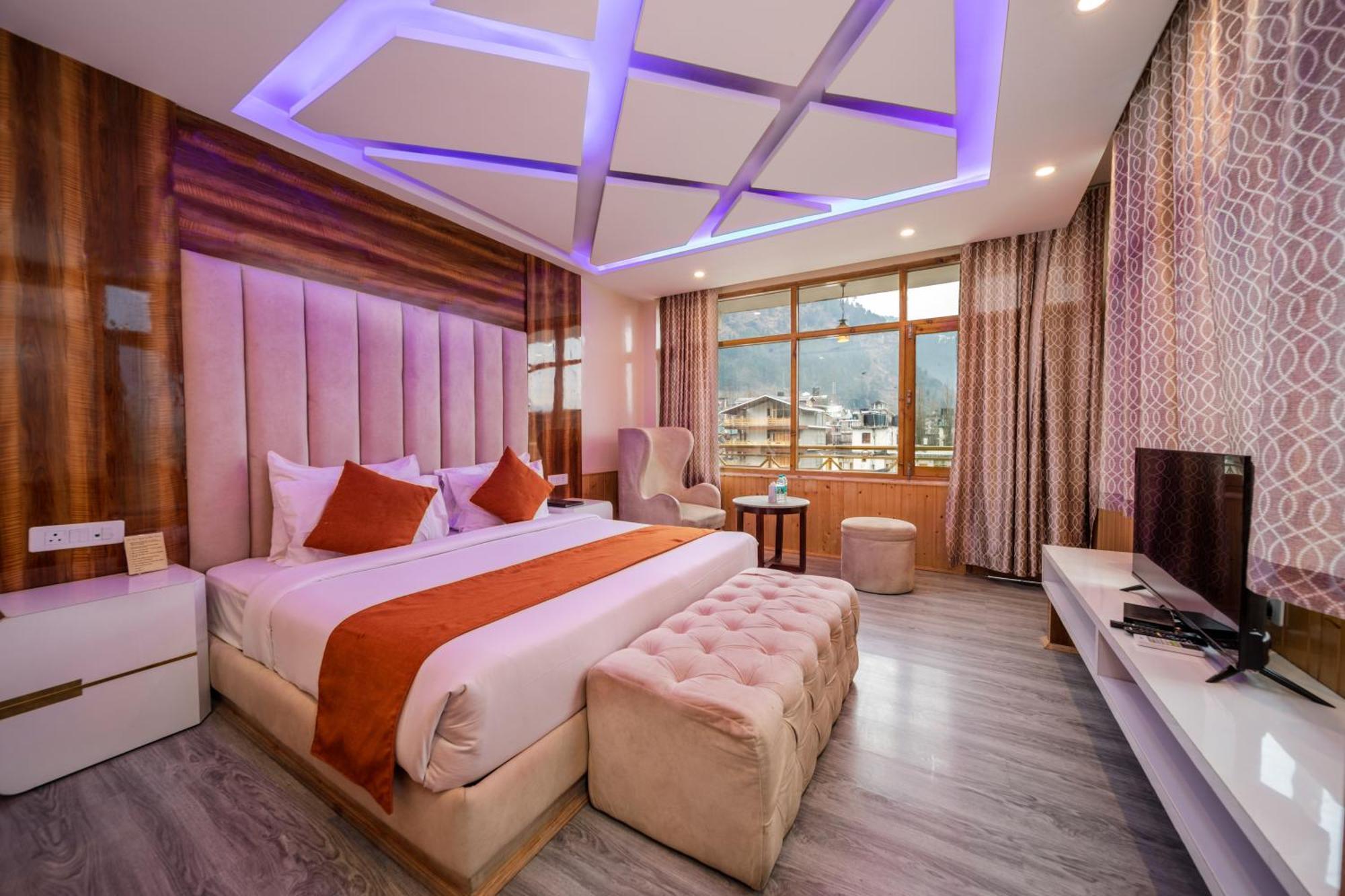 Hill River Resort - Central Heated & Air Cooled - Near Mall Road , Best Property Of Manali 2024- 2025 Екстер'єр фото